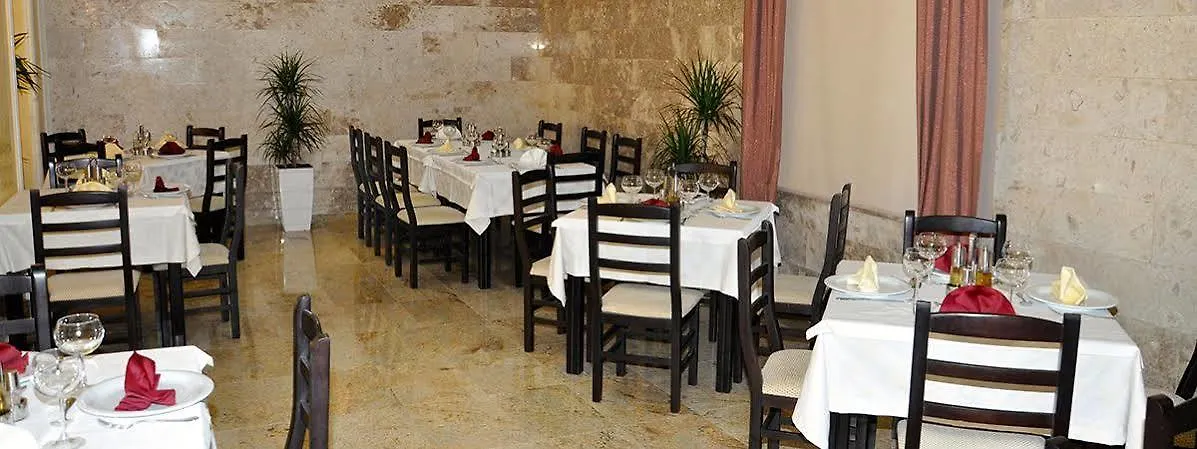 Hotel Gega Berati 4*,